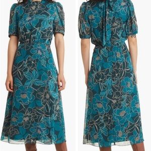 Julia Jordan dress. Blue flower pattern.